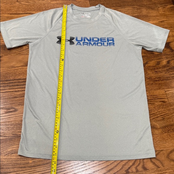 Under Armour Gray Short Sleeve Men’s Tee - Picture 6 of 6